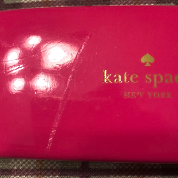 Kate Spade ♠️ glass case - Picture 2 of 4
